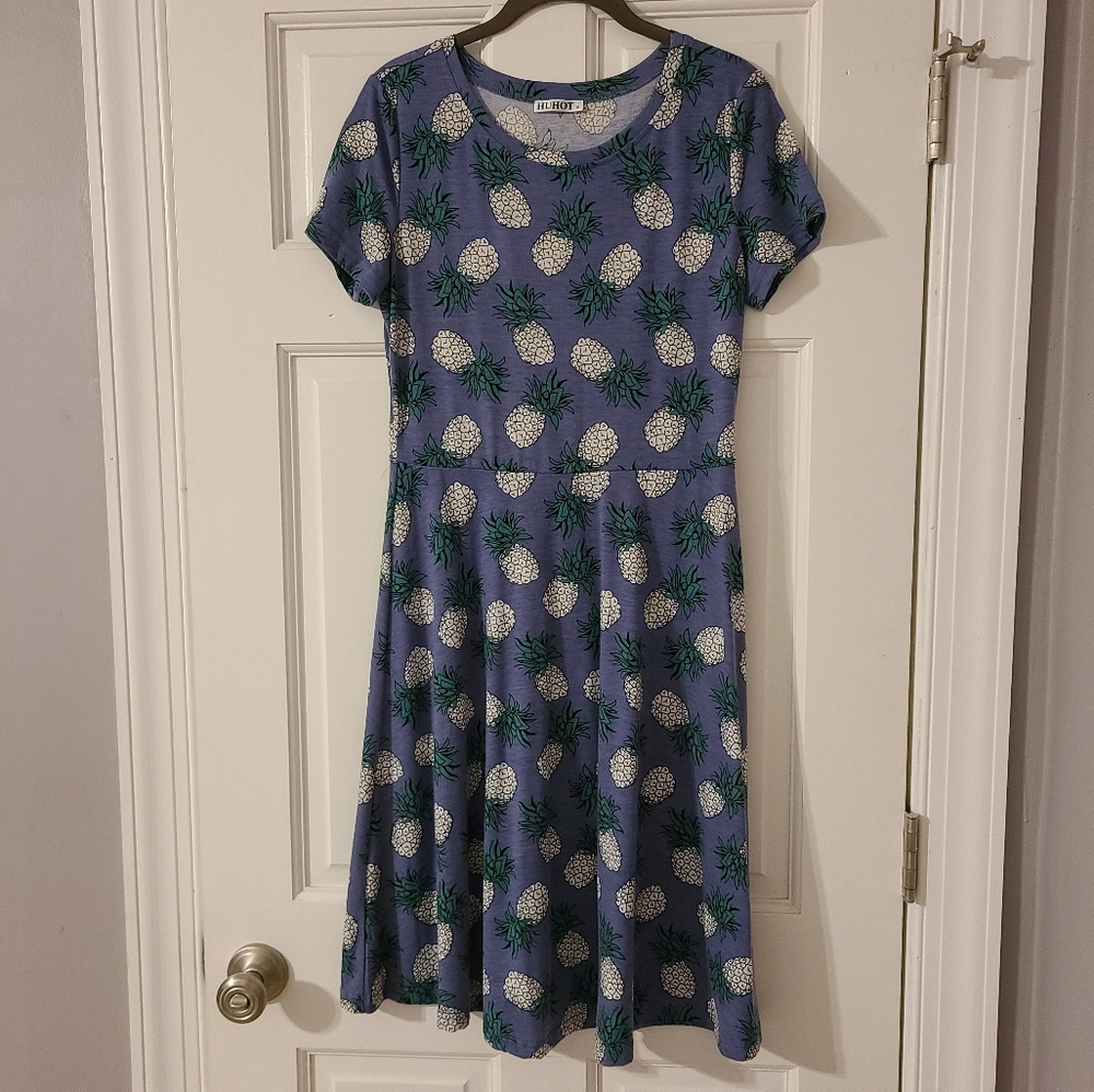 🍍 Ladies Pineapple Short Sleeve Dress sz M